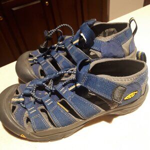 Keen boys sandals. Size 2, 21cm